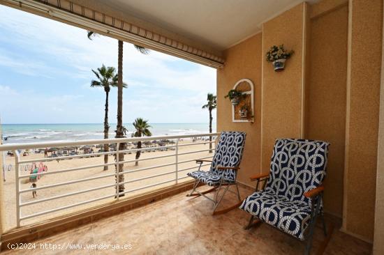 Se vende espectacular piso en primera línea de playa en La Mata, Torrevieja. - ALICANTE