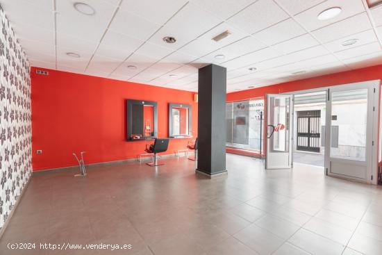  ¡Tu negocio en el corazón de Atarfe! Local comercial en venta con gran escaparate. - GRANADA 