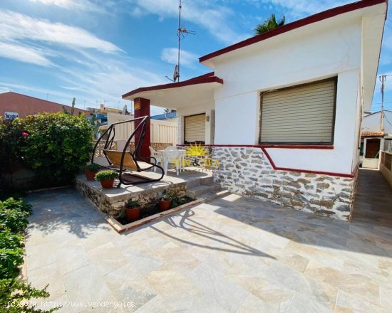 Villa en alquiler en Pilar de la Horadada (Alicante)