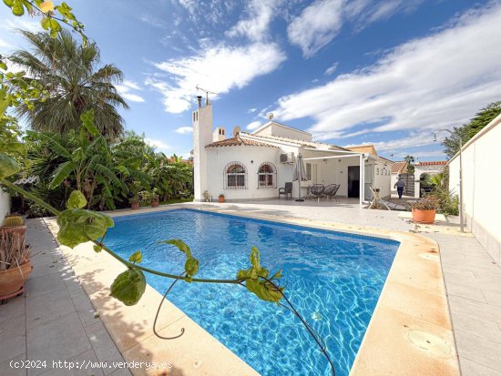  Villa en venta en Orihuela (Alicante) 