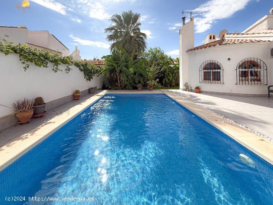 Villa en venta en Orihuela (Alicante)