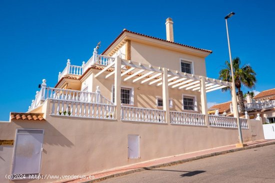 Villa en venta en Torrevieja (Alicante)