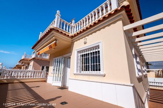 Villa en venta en Torrevieja (Alicante)