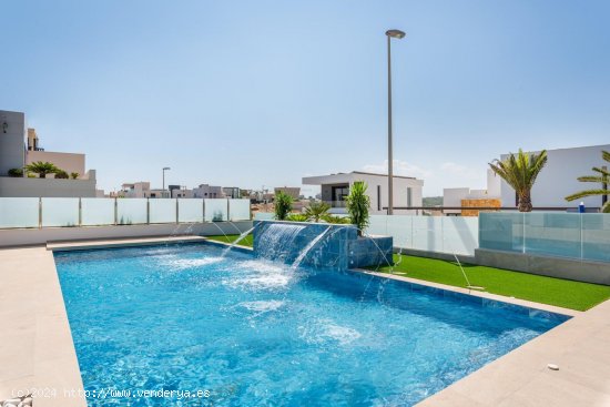 Villa en venta a estrenar en Orihuela (Alicante)