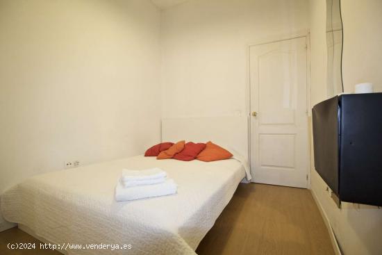  Alquiler de habitaciones en piso de 7 dormitorios en Chamberí, Madrid - MADRID 