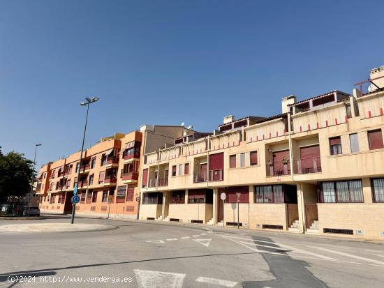  IMPRESIONANTE DUPLEX EN ORIHUELA, PARA ENTRAR A VIVIR, AMPLIO, CON TERRAZA, BALCÓN,GARAJE ¡VISITEL 