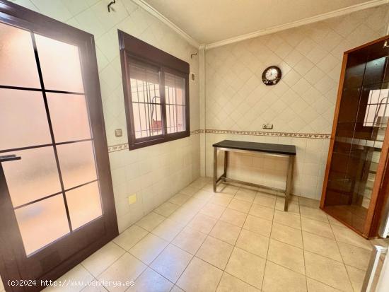 IMPRESIONANTE DUPLEX EN ORIHUELA, PARA ENTRAR A VIVIR, AMPLIO, CON TERRAZA, BALCÓN,GARAJE ¡VISITEL