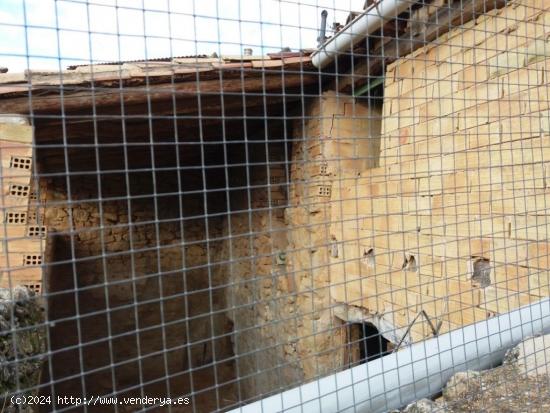 Solar con almacén para construir vivienda - TERUEL