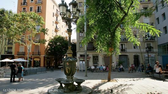 PISO CON TERRAZA EN RENTABILIDAD - BARCELONA - BARCELONA