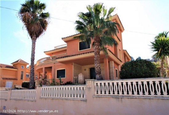 Villa en venta en El Campello (Alicante)