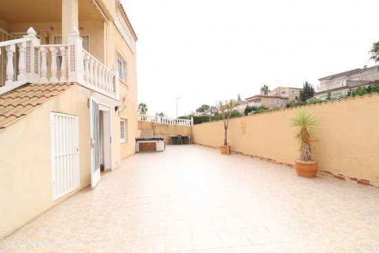 Chalet en venta en Torrevieja (Alicante)