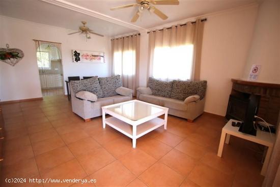 Amplia villa con 4 apartamentos independientes. - ALICANTE