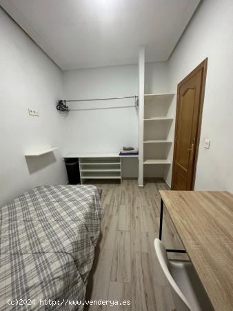  HABITACIONES PARA ESTUDIANTES - MURCIA 