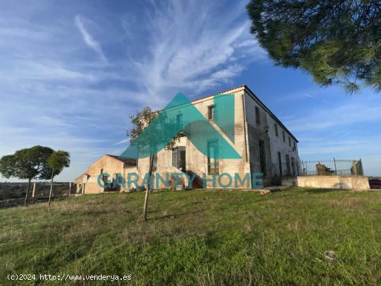  SE VENDE COMPLEJO RURAL EN CARRETERA DE BADAJOZ - CACERES 