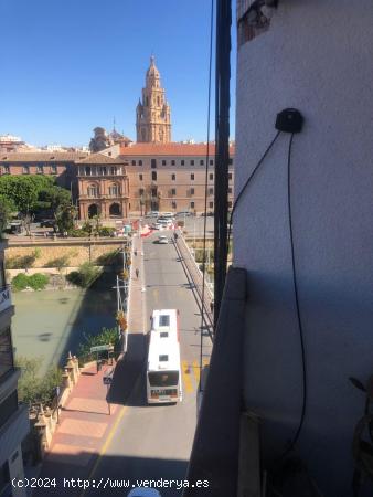 PISO ÚNICO FRENTE A LA CATEDRAL - MURCIA