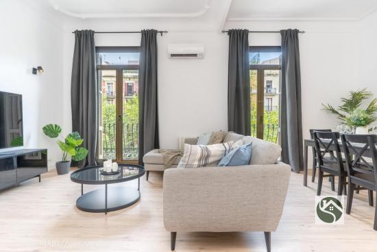 En venta piso de 180m2 en C/ Urgel totalmente  reformado y con licencia turística - BARCELONA