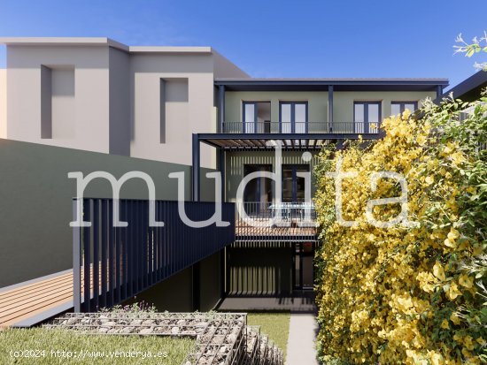  Unifamiliar adosada en venta  en Manlleu - Barcelona 