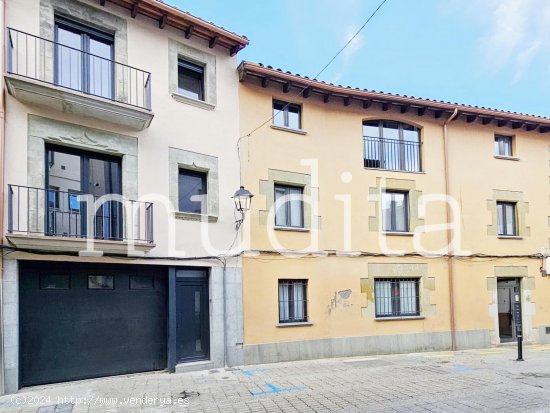  Unifamiliar adosada en venta  en Manlleu - Barcelona 