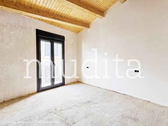 Unifamiliar adosada en venta  en Manlleu - Barcelona