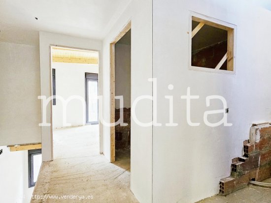 Unifamiliar adosada en venta  en Manlleu - Barcelona