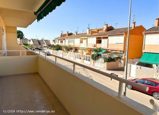 Bungalow en primera planta en Los Alcázares