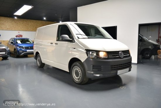 Volkswagen Transporter Furgon Batalla Corta TN 2.0 TDI BMT 4Motion 1150 CV de 2019 con 237.000 Km po