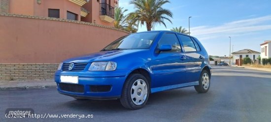  Volkswagen Polo 1.4 TDi 75cv de 2001 con 208.000 Km por 2.700 EUR. en Sevilla 