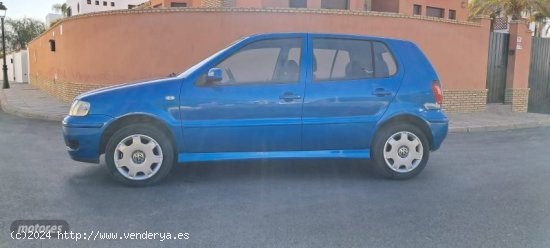 Volkswagen Polo 1.4 TDi 75cv de 2001 con 208.000 Km por 2.700 EUR. en Sevilla