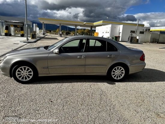 Mercedes Clase E 280 ELEGANCE  CDI de 2008 con 167.000 Km por 10.900 EUR. en Madrid