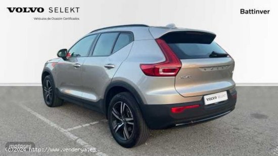 Volvo XC40 XC40 Plus, B3 mild hybrid, Gasolina, Dark de 2023 con 21.999 Km por 36.400 EUR. en Madrid