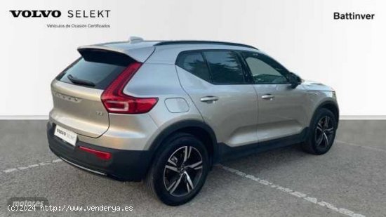 Volvo XC40 XC40 Plus, B3 mild hybrid, Gasolina, Dark de 2023 con 21.999 Km por 36.400 EUR. en Madrid