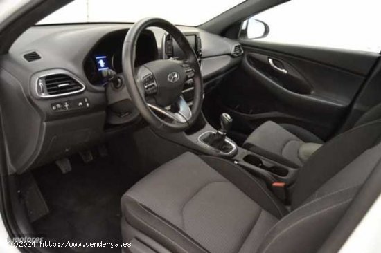 Hyundai i30 1.5 DPI Klass SLX 110 de 2024 con 5.790 Km por 21.990 EUR. en A Coruna