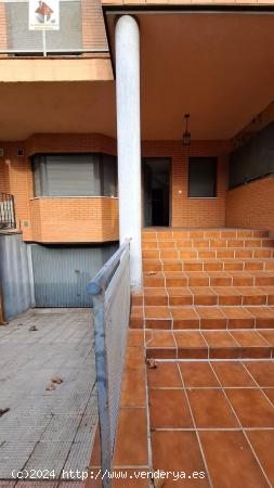  VENTA DE ADOSADO EN RESIDENCIAL SESEÑA - TOLEDO 