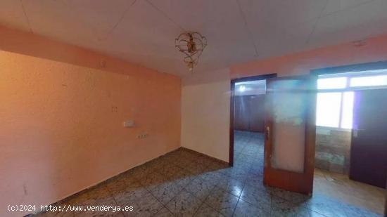 PISO EN PUBILLA CASAS JUNTO METRO CAN VIDALET - BARCELONA