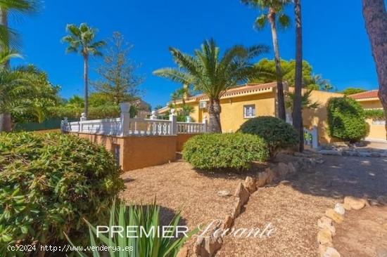 CHALET INDEPENDIENTE EN LA NUCIA - ALICANTE