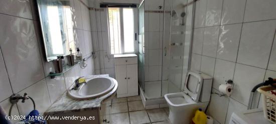 SE VENDE CASA ADOSADA  DE 3 DORMITORIOS CON PISCINA PROPIA EN ORCHETA - ALICANTE