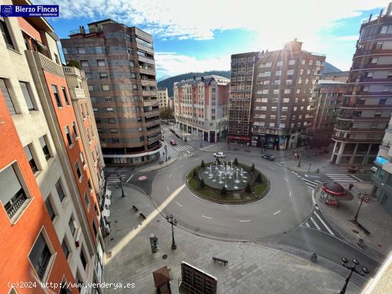 APARTAMENTO SEMINUEVO EN LA PLAZA DE LAZÚRTEGUI. - LEON