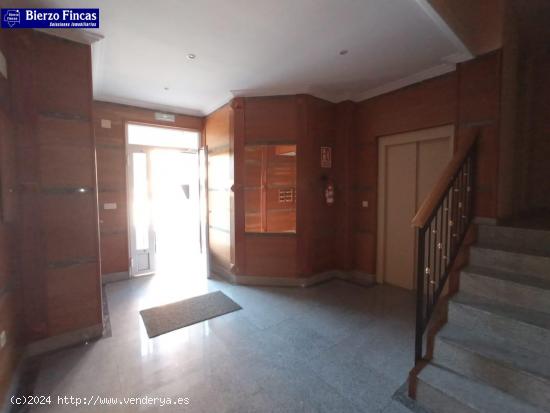 SE VENDE DUPLEX EN LA PLACA - LEON