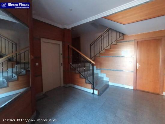 SE VENDE DUPLEX EN LA PLACA - LEON