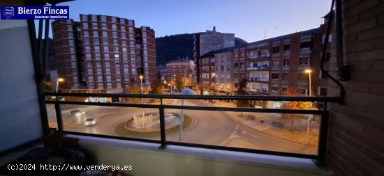 EXCEPCIONAL APARTAMENTO EN VENTA CON DOS TERRAZAS, ZONA CENTRICA PONFERRADA. - LEON