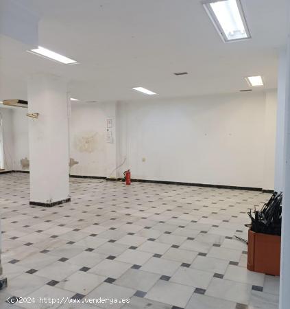 SE VENDE LOCAL COMERCIAL - CADIZ