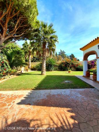 Chalet de 4 dormitorios en Las Veguetas - CADIZ