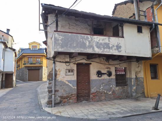 Casa de Pueblo en el Centro Histórico de Bembibre para Reformar - LEON