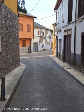 Casa de Pueblo en el Centro Histórico de Bembibre para Reformar - LEON