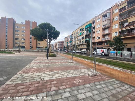 Local comercial en alquiler en el barrio del Centro de Sant Joan Despí - BARCELONA