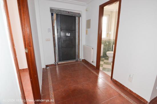 Urbis te ofrece un chalet pareado en venta en Santa Marta de Tormes, Salamanca. - SALAMANCA