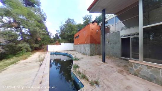  SE VENDE CASA EN MATADEPERA, ZONA LES PEDRITXES - BARCELONA 