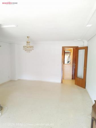 PISO EN PARQUE AZAHARA PARA ENTRAR A VIVIR POR 98.000€ NOGOCIABLES!! - CORDOBA