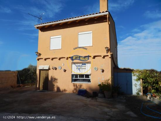 CASA DE CAMPO CON PISCINA CERCA DE LA POBLACIÓN EN ONTINYENT(VALENCIA) - VALENCIA