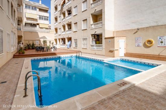 APARTAMENTO DE 2 DORMITORIOS A 190 METROS DE LA PLAYA EN TORREVIEJA CON GARAJE OPCIONAL - ALICANTE